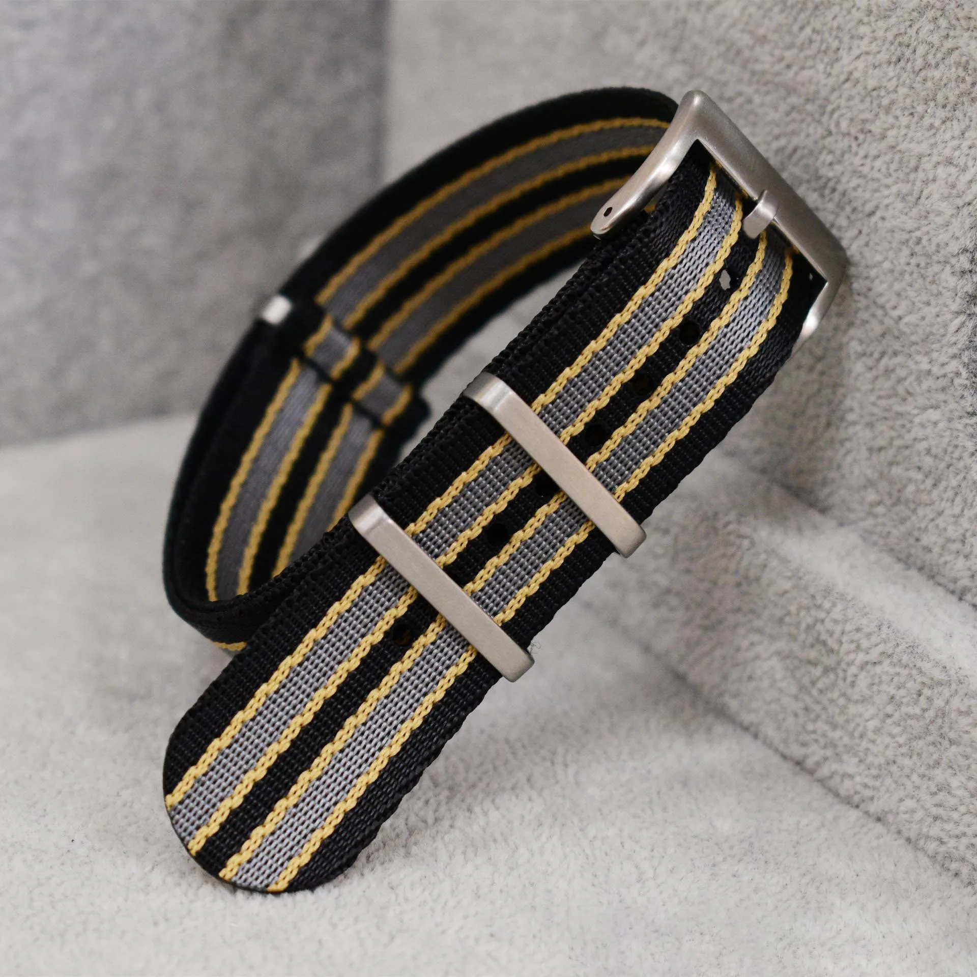 20mm Nylon Watch Strap for Ome - مراجعة Nylon Nato Strap وسعره