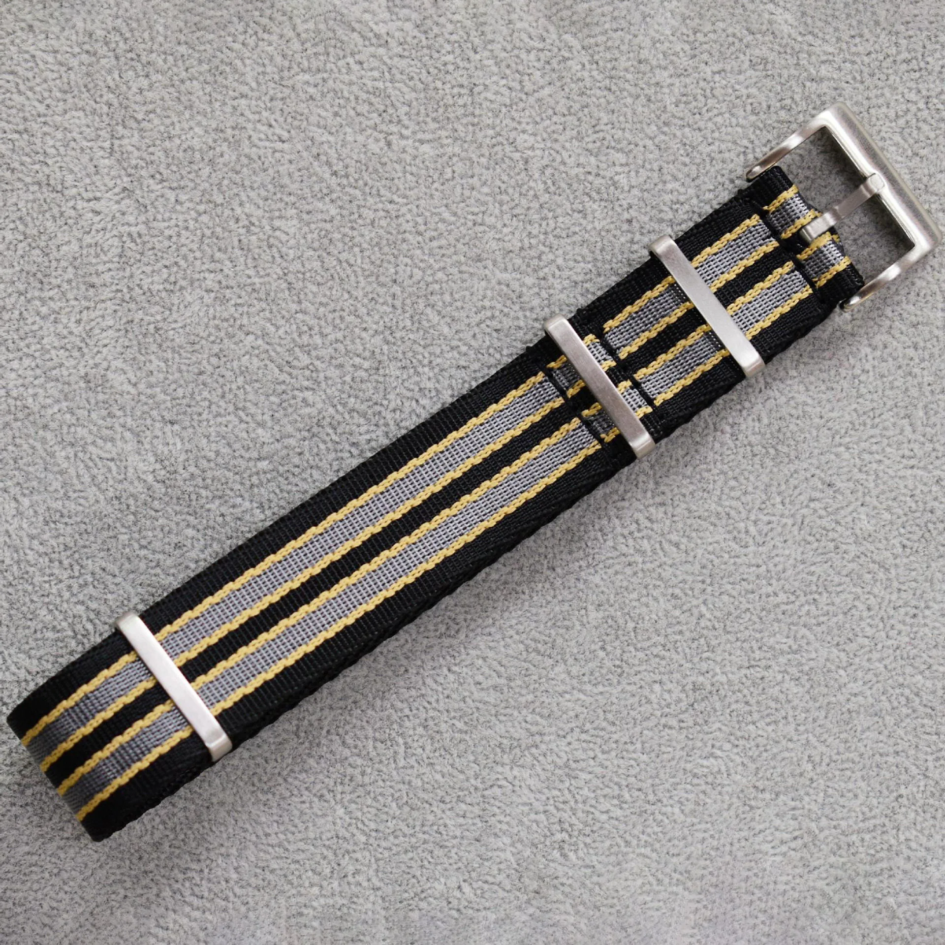 20mm Nylon Watch Strap for Ome - مراجعة Nylon Nato Strap وسعره